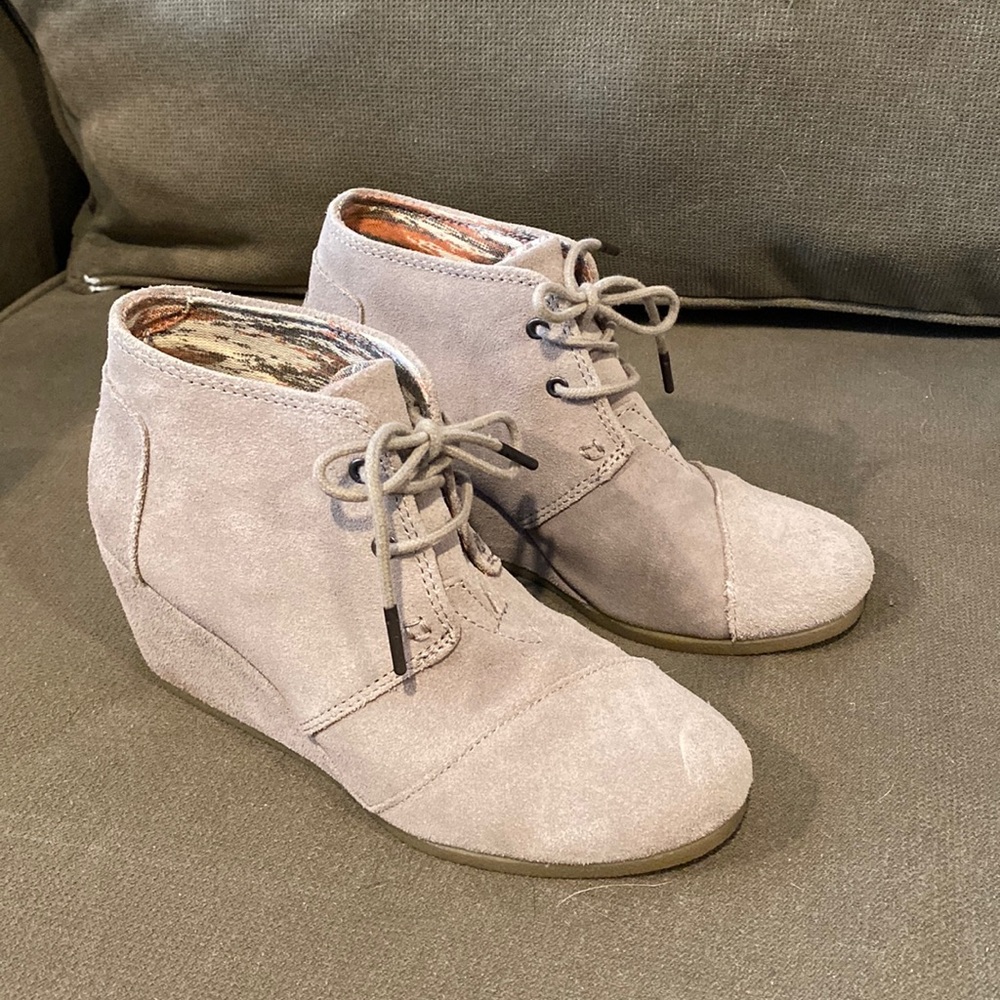 Tom’s Suede Wedges